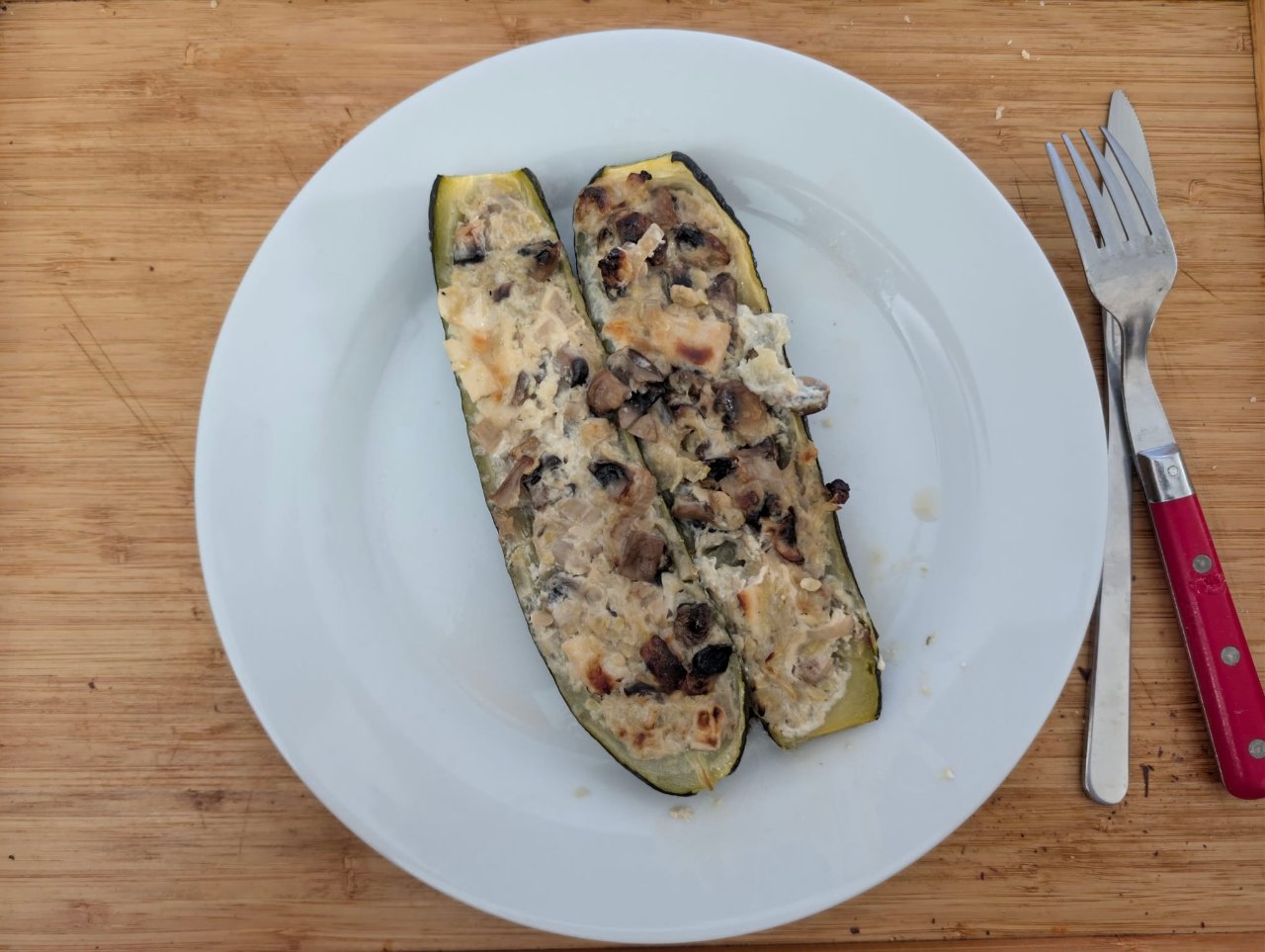 courgettes farcies aux champignons et au chèvre frais.